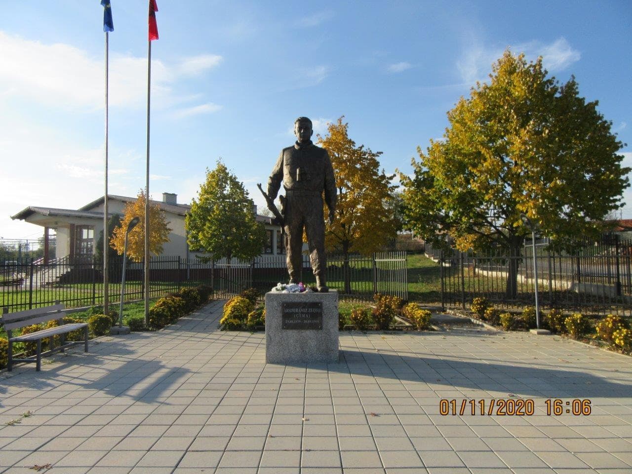 Photo 1
